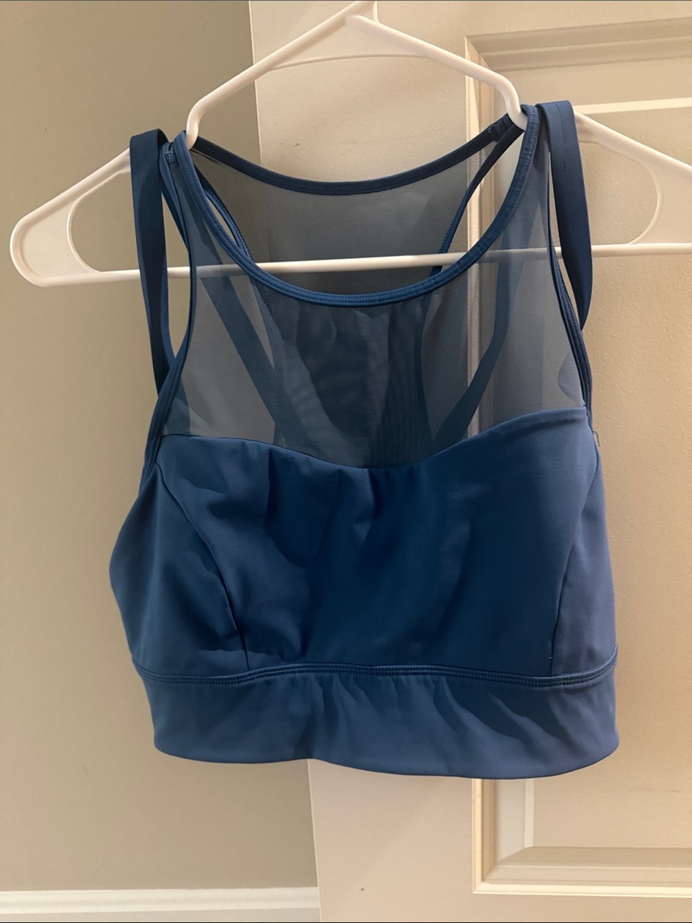 Lululemon Women's Sun setter straps halter Mesh-Back Sports Bra Blue size 12